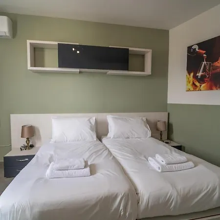 Apartment One Of A Kind 5br Penthouse - Fully Equipped With Ac By 360 Estates *