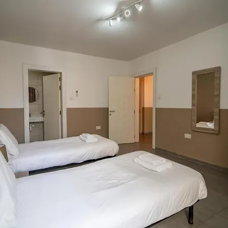 Appartamento One Of A Kind 5br Penthouse - Fully Equipped With Ac By 360 Estates *