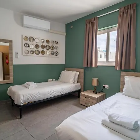 One Of A Kind 5br Penthouse - Fully Equipped With Ac By 360 Estates * Gwardamanga