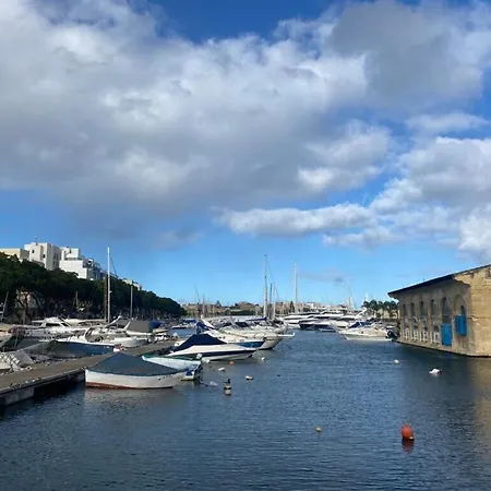 One Of A Kind 5br Penthouse - Fully Equipped With Ac By 360 Estates Apartment *