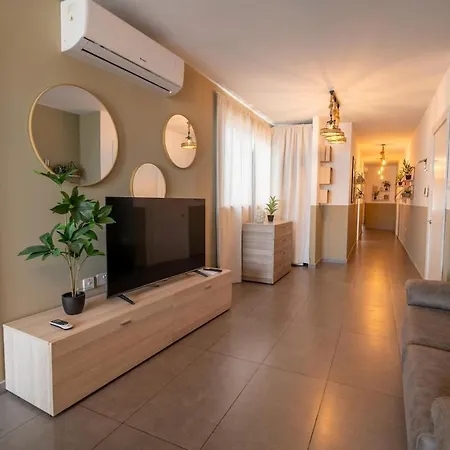 Appartamento One Of A Kind 5br Penthouse - Fully Equipped With Ac By 360 Estates *